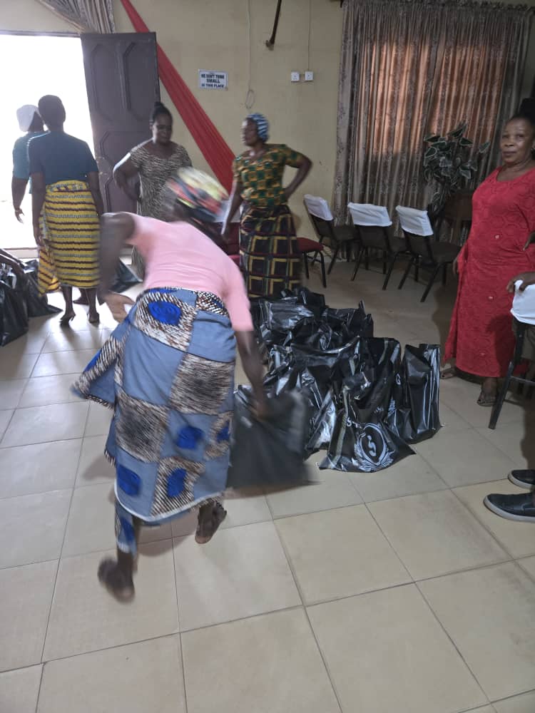 Foodstuff to Widows in Abavo Community, Delta State The MOM Foundation distributed food items to widows in Abavo community during the festive season to ease economic hardship and spread love.